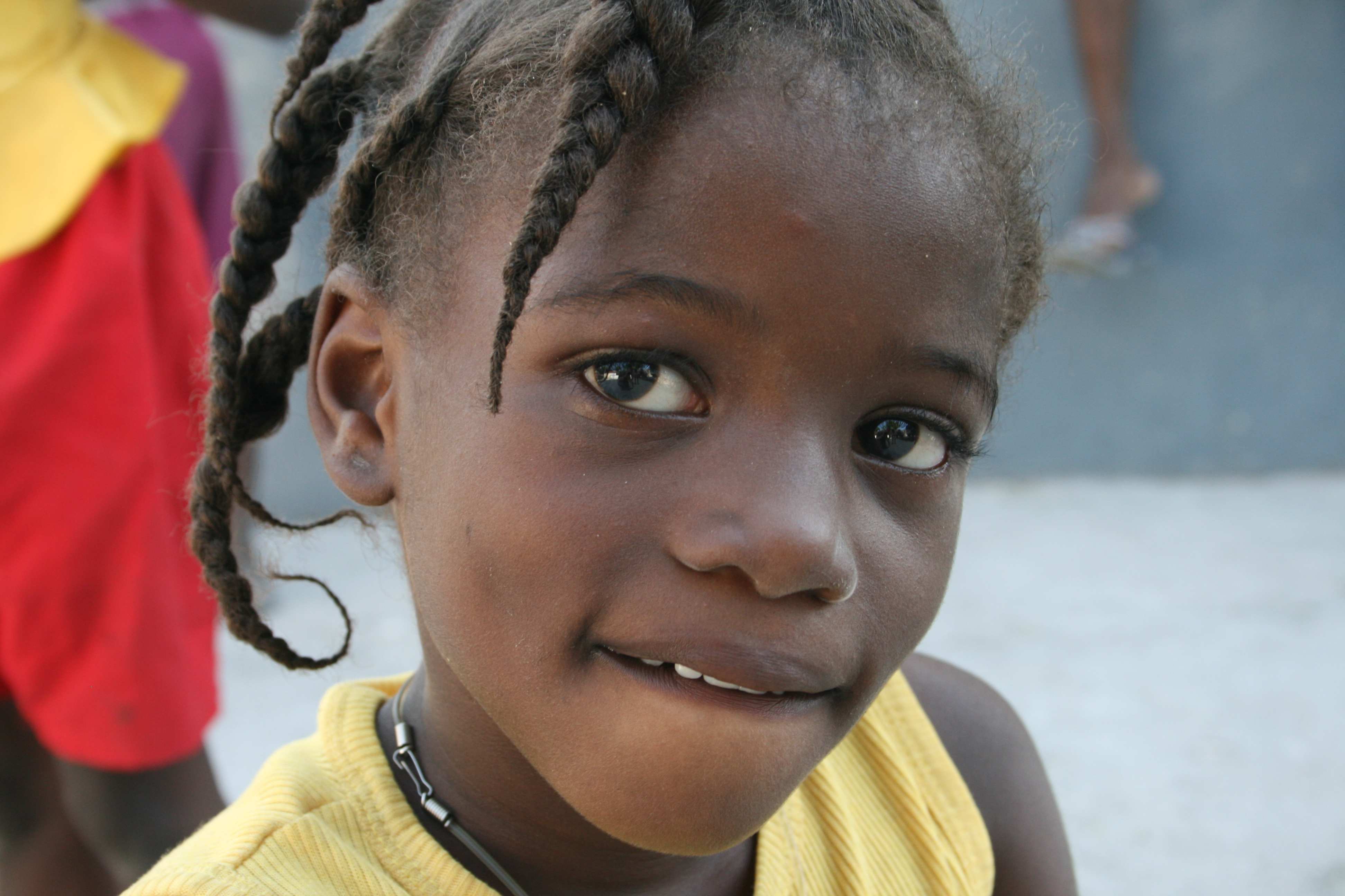 Mädchen in Haiti nach der Katastrophe (Foto: Jürgen Schübelin)